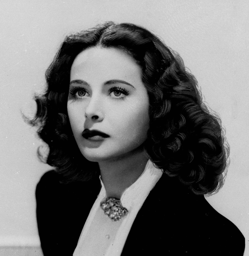 Illustration for article titled Happy 101st Birthday to Hedy Lamarr, Silver-Screen Sex Goddess and InventorÂ